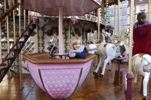 Vous me connaissez, je ne suis jamais contre un petit tour de carroussel.