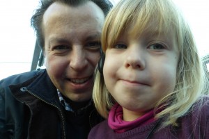 Papa et moi pendant le tour en bateau dans Strasbourg